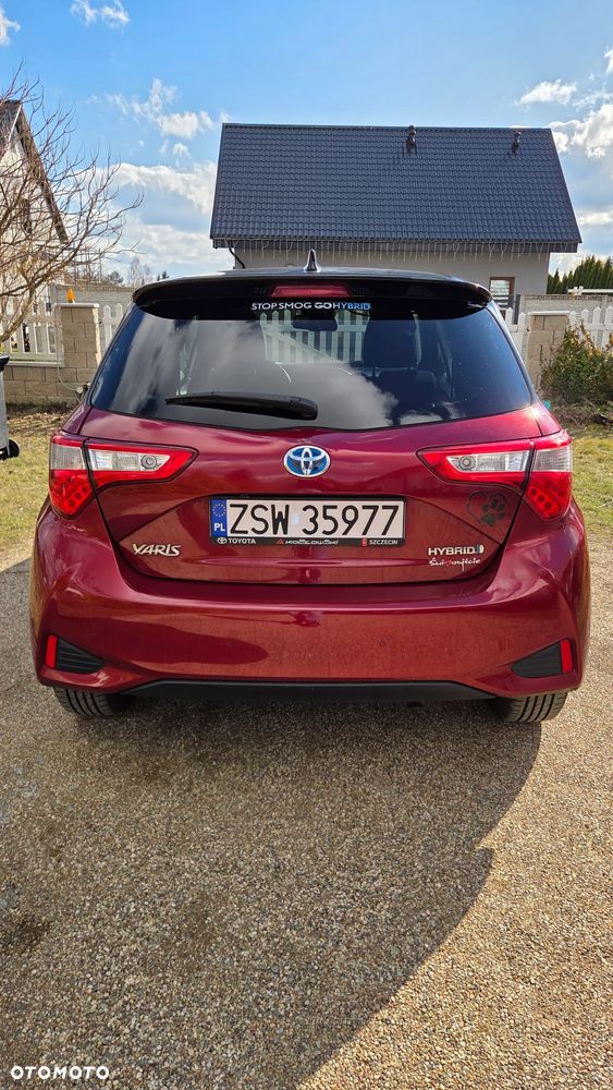 Toyota Yaris Hybrid 100 Selection Platinum - 18