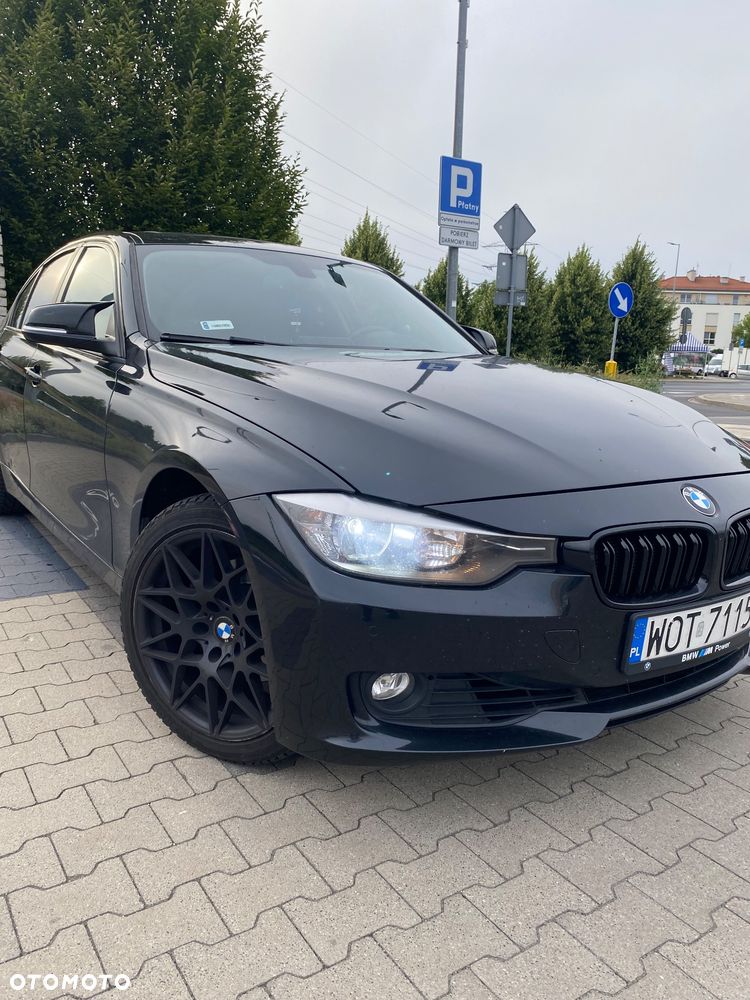 BMW Seria 3 328i - 11