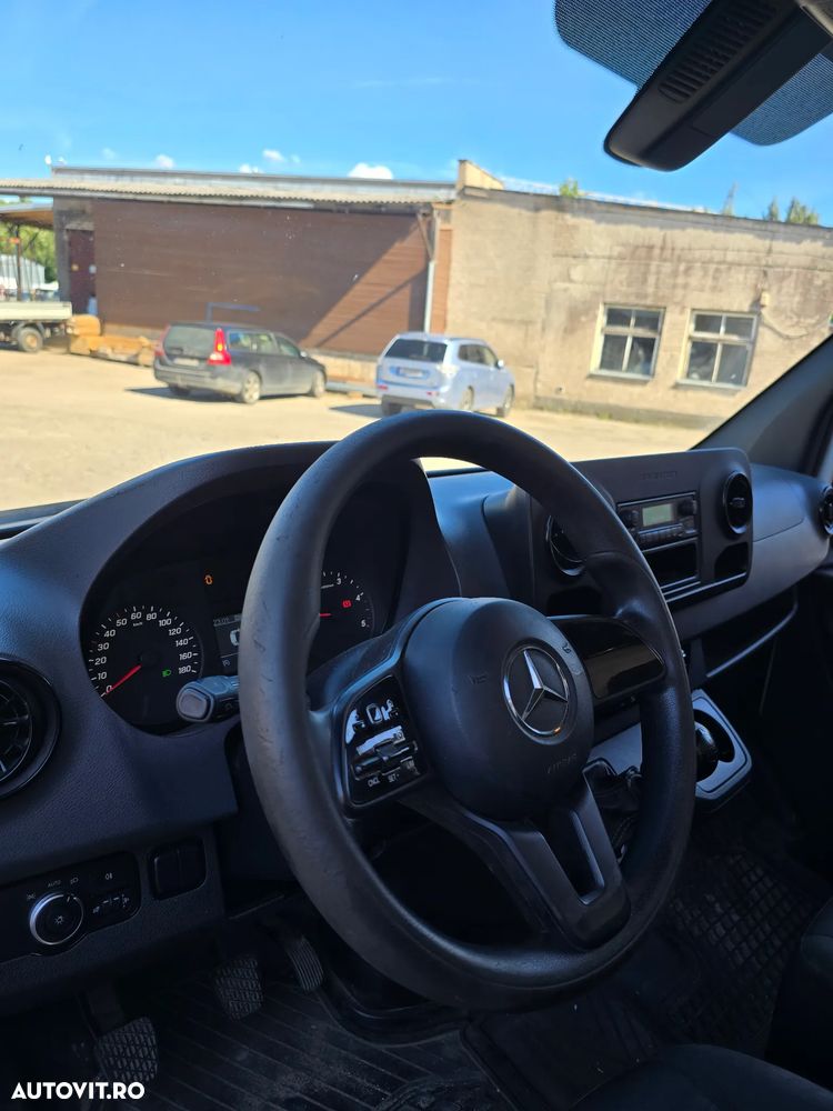 Mercedes-Benz Sprinter - 13