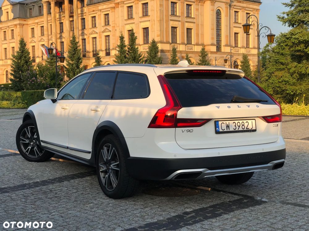 Volvo V90 Cross Country - 9