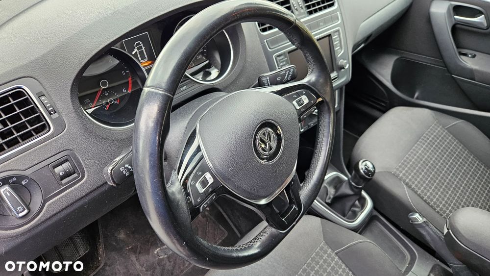 Volkswagen Polo 1.4 TDI (Blue Motion Technology) Comfortline - 24