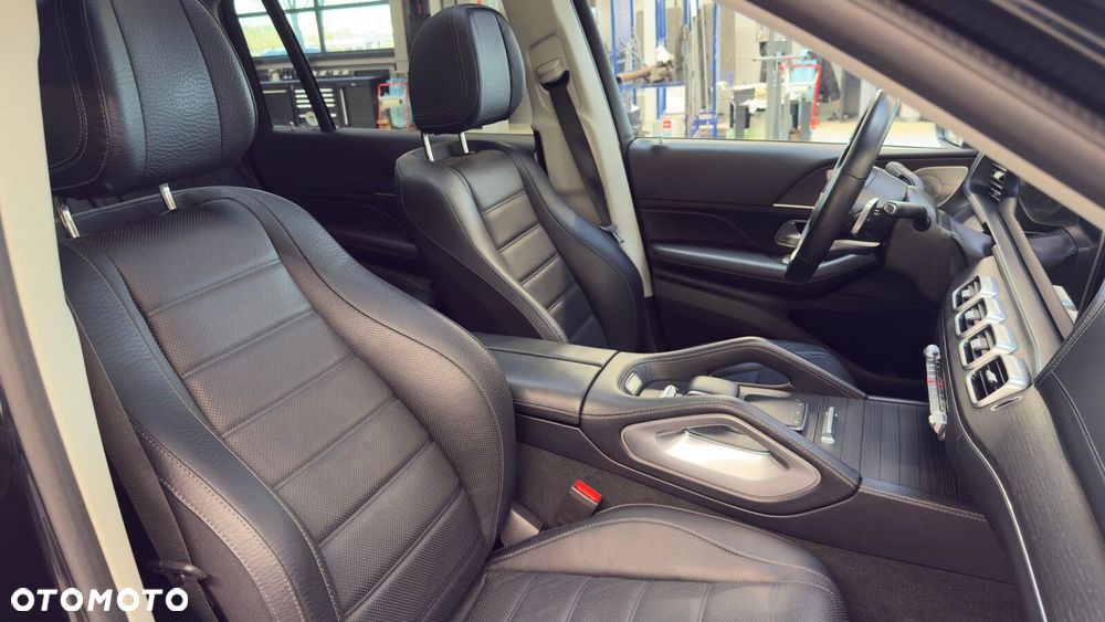 Mercedes-Benz GLS - 24