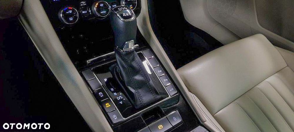 Skoda Superb 2.0 TSI 4x4 L&K DSG - 10