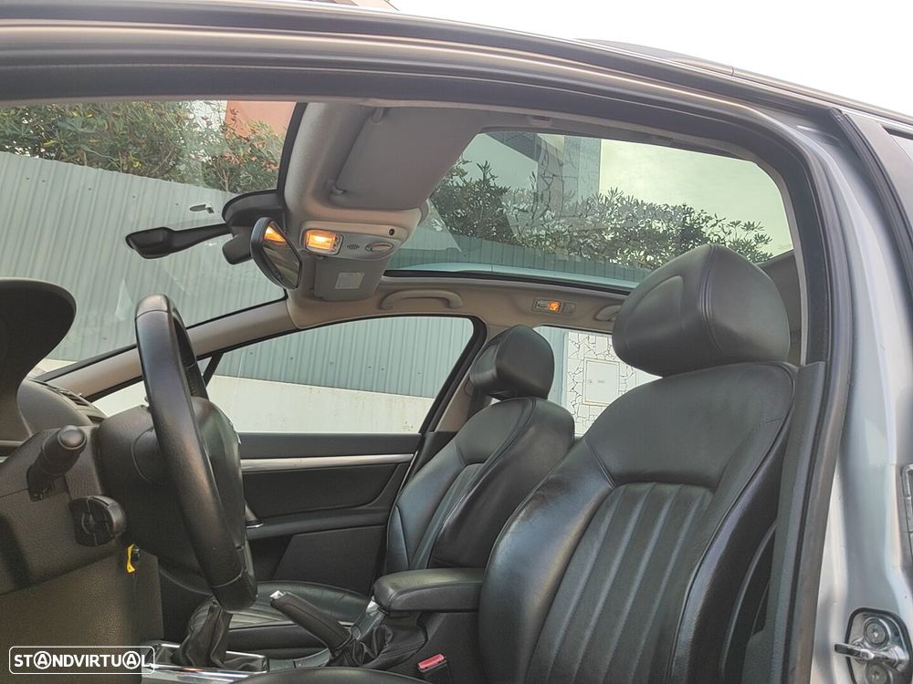 Peugeot 407 SW 1.6 HDi SE Navteq - 12