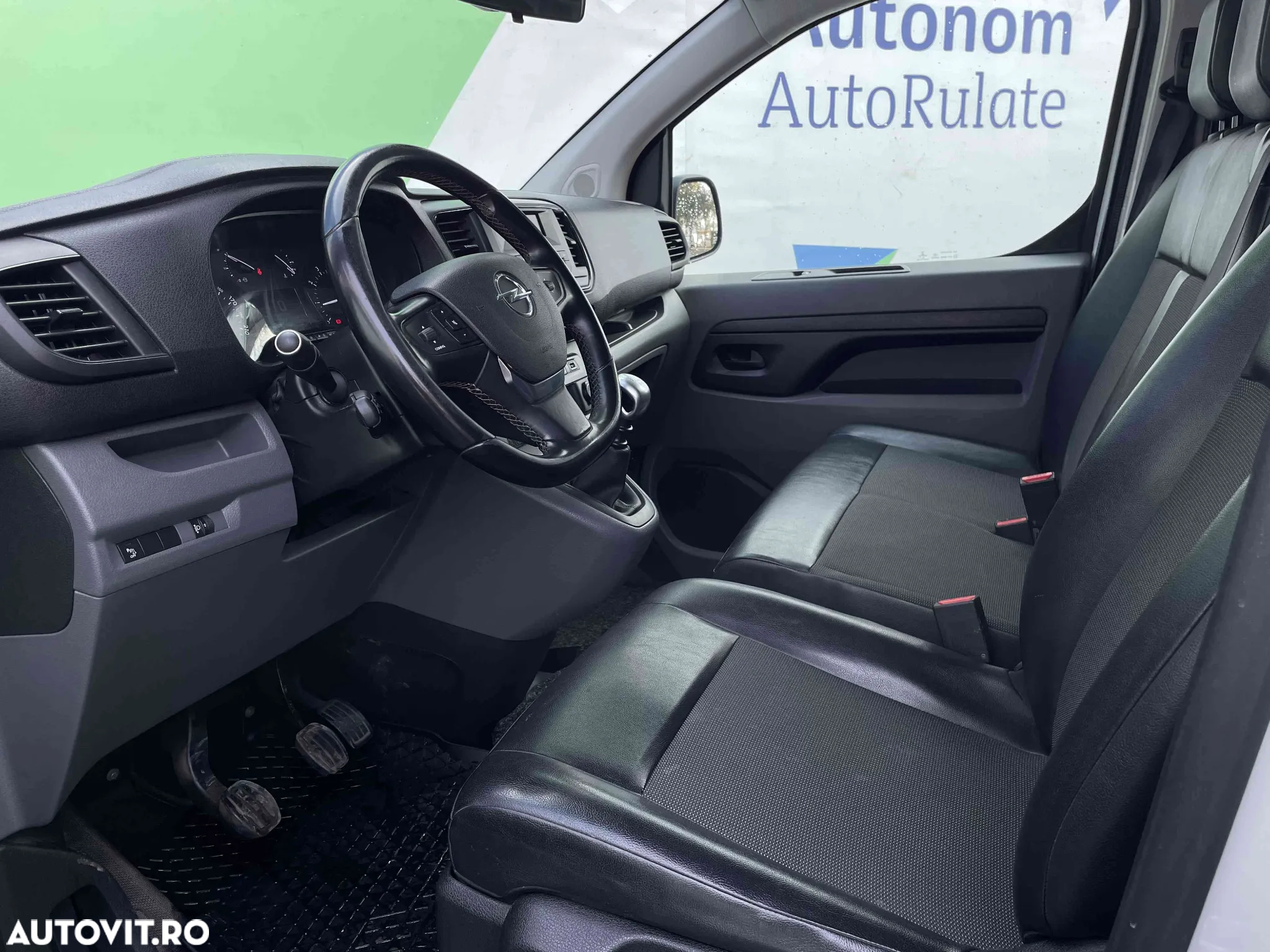 Opel Vivaro - 15