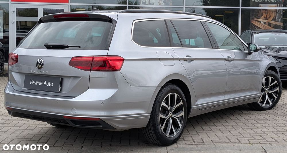 Volkswagen Passat - 11
