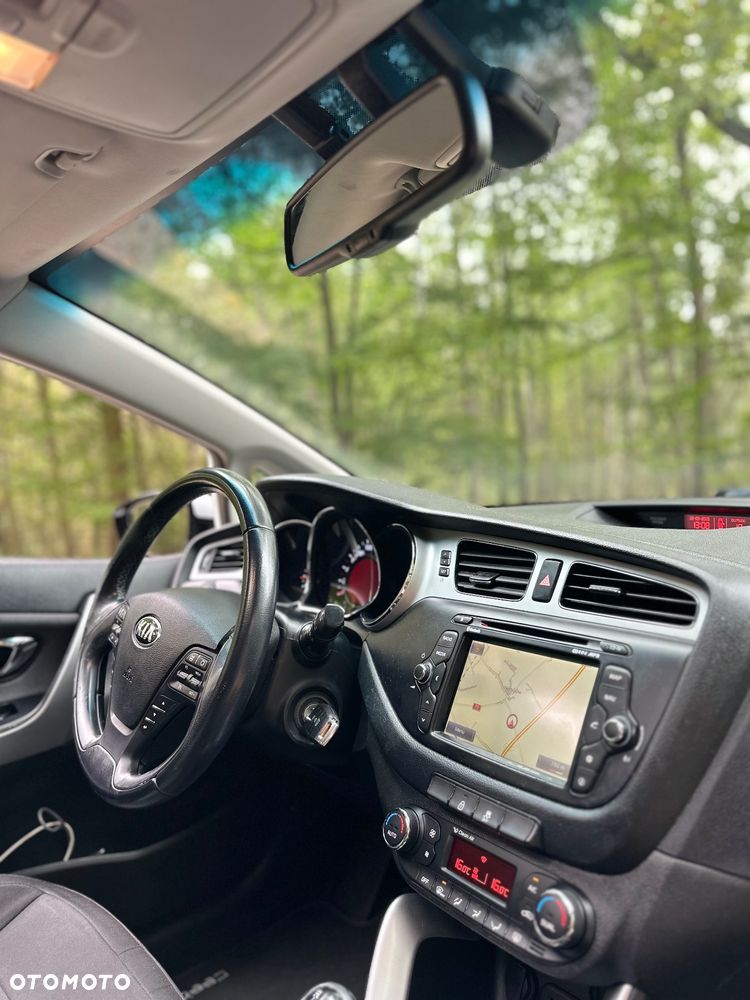 Kia Ceed - 27