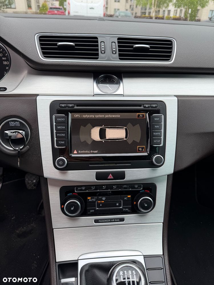 Volkswagen Passat 2.0 TDI Highline - 28