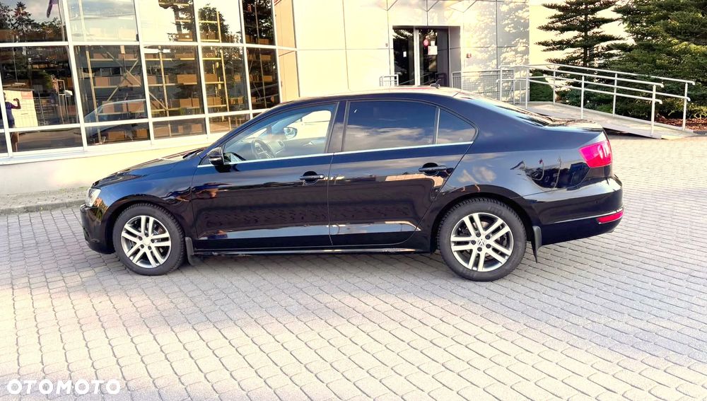Volkswagen Jetta 1.6 TDI Highline - 4