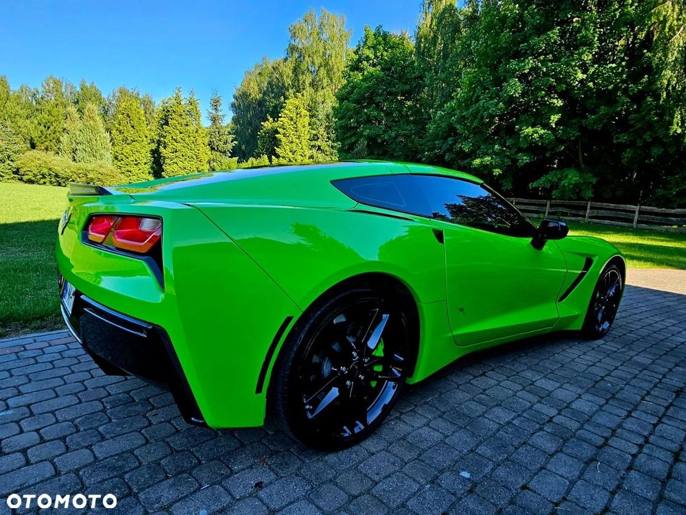 Chevrolet Corvette - 12