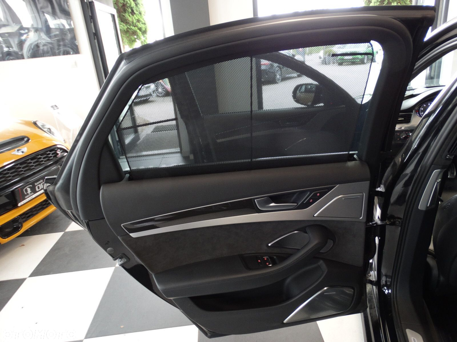 Audi S8 - 13