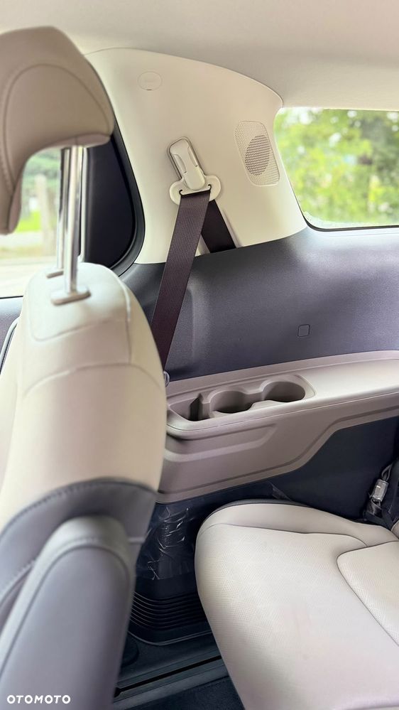 Kia Carnival - 34
