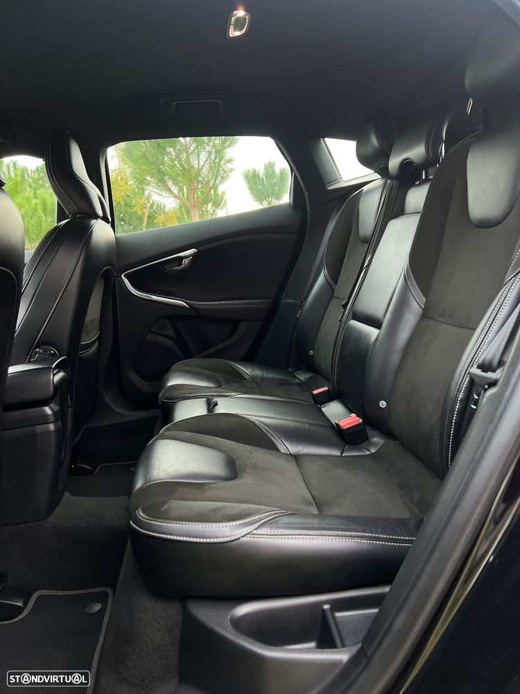 Volvo V40 D2 R Design - 18