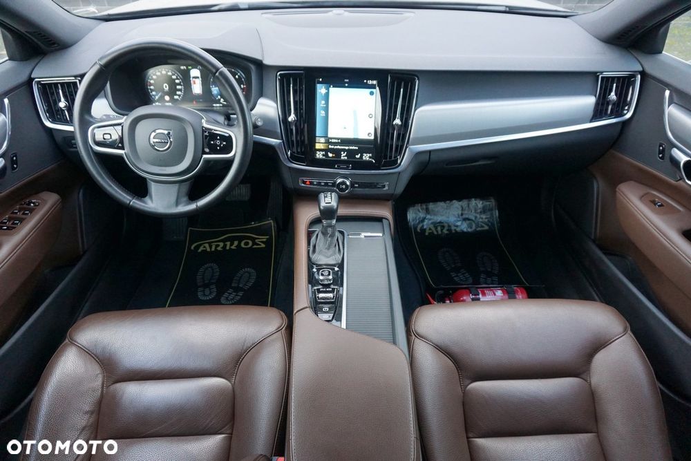 Volvo V90 D3 Geartronic Momentum Pro - 2