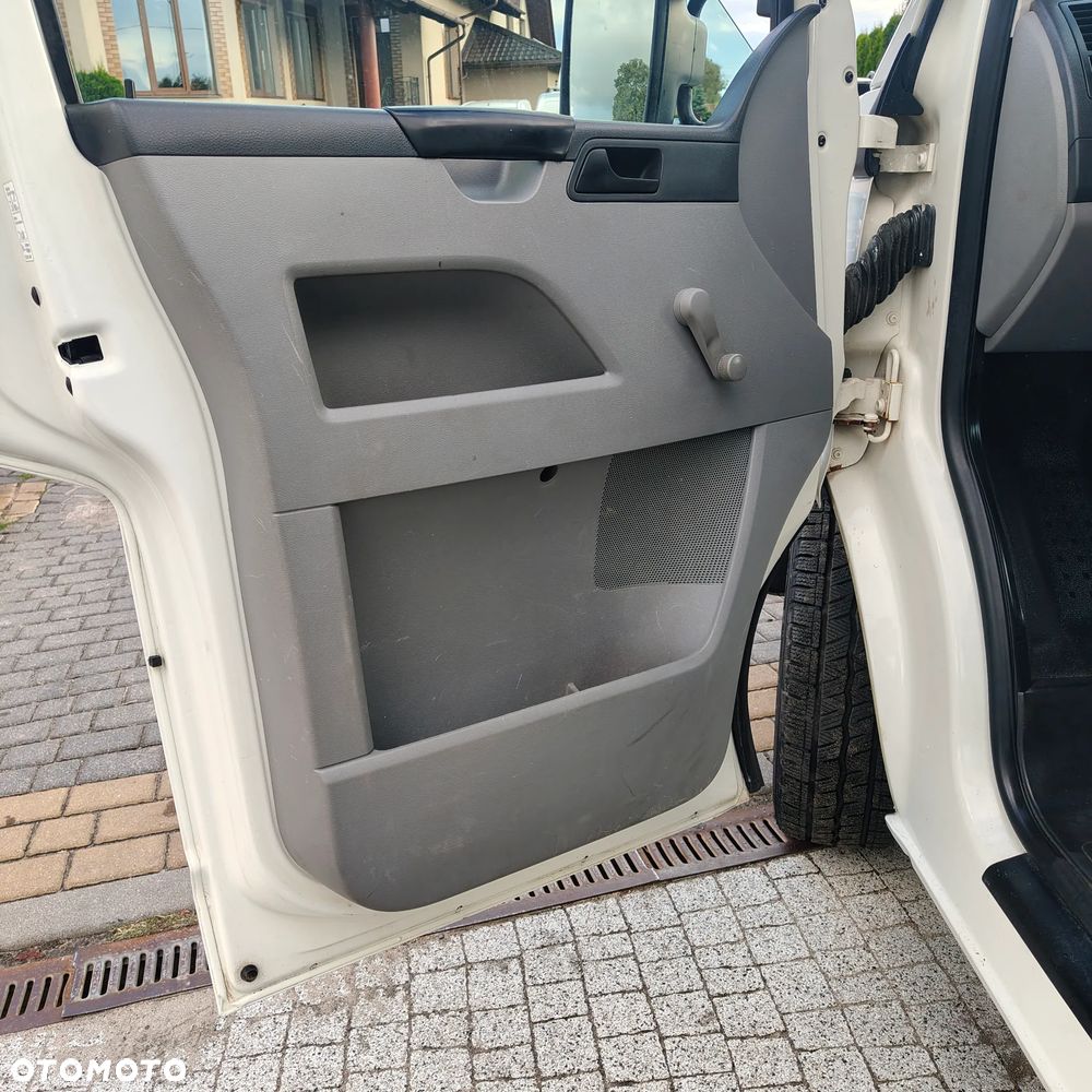 Volkswagen Transporter - 9