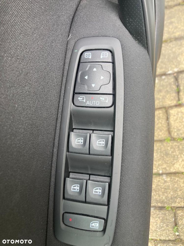 Renault Megane 1.5 dCi Energy Life EU6 - 11