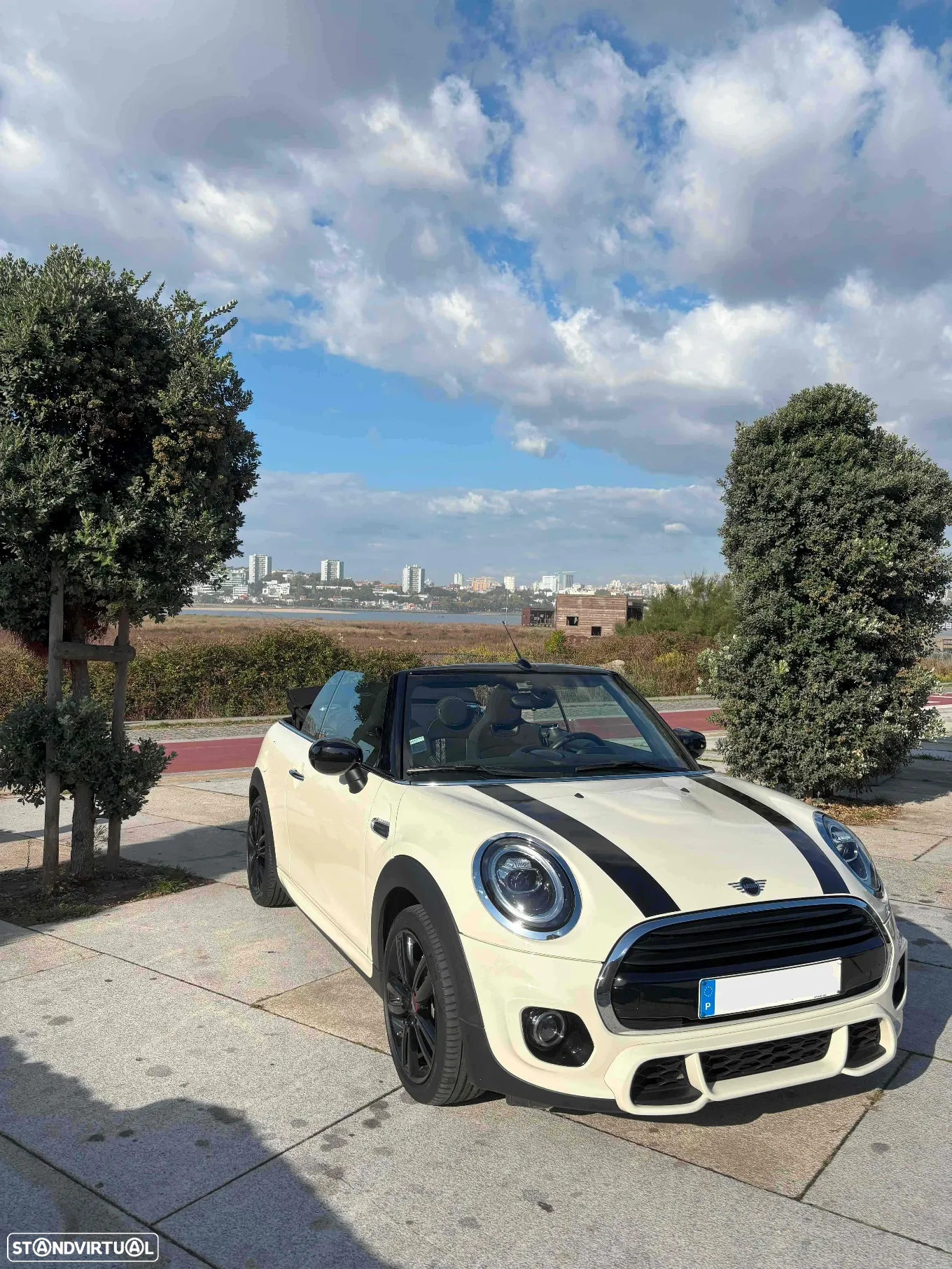 MINI Cabrio Cooper Auto - 12