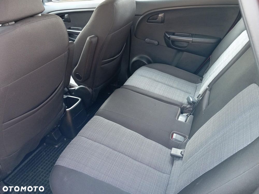 Kia Venga 1.4 S - 11