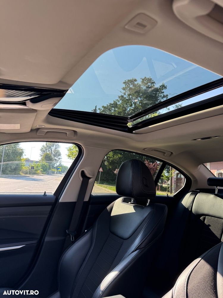 BMW Seria 3 330e iPerformance AT Sport Line - 13