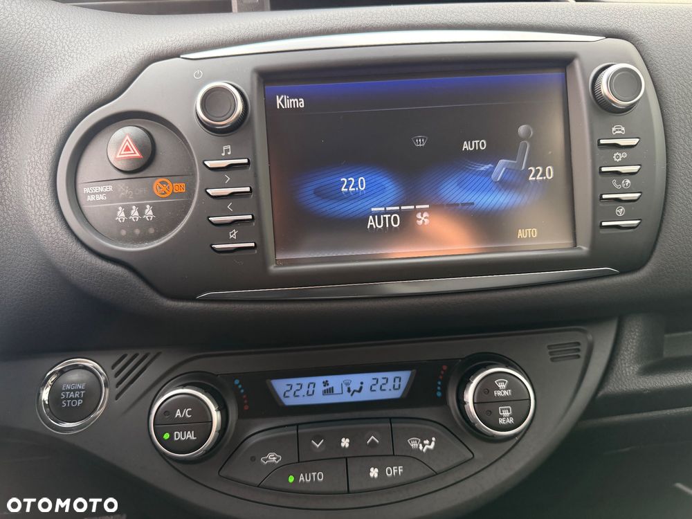 Toyota Yaris 1.5 Premium - 25