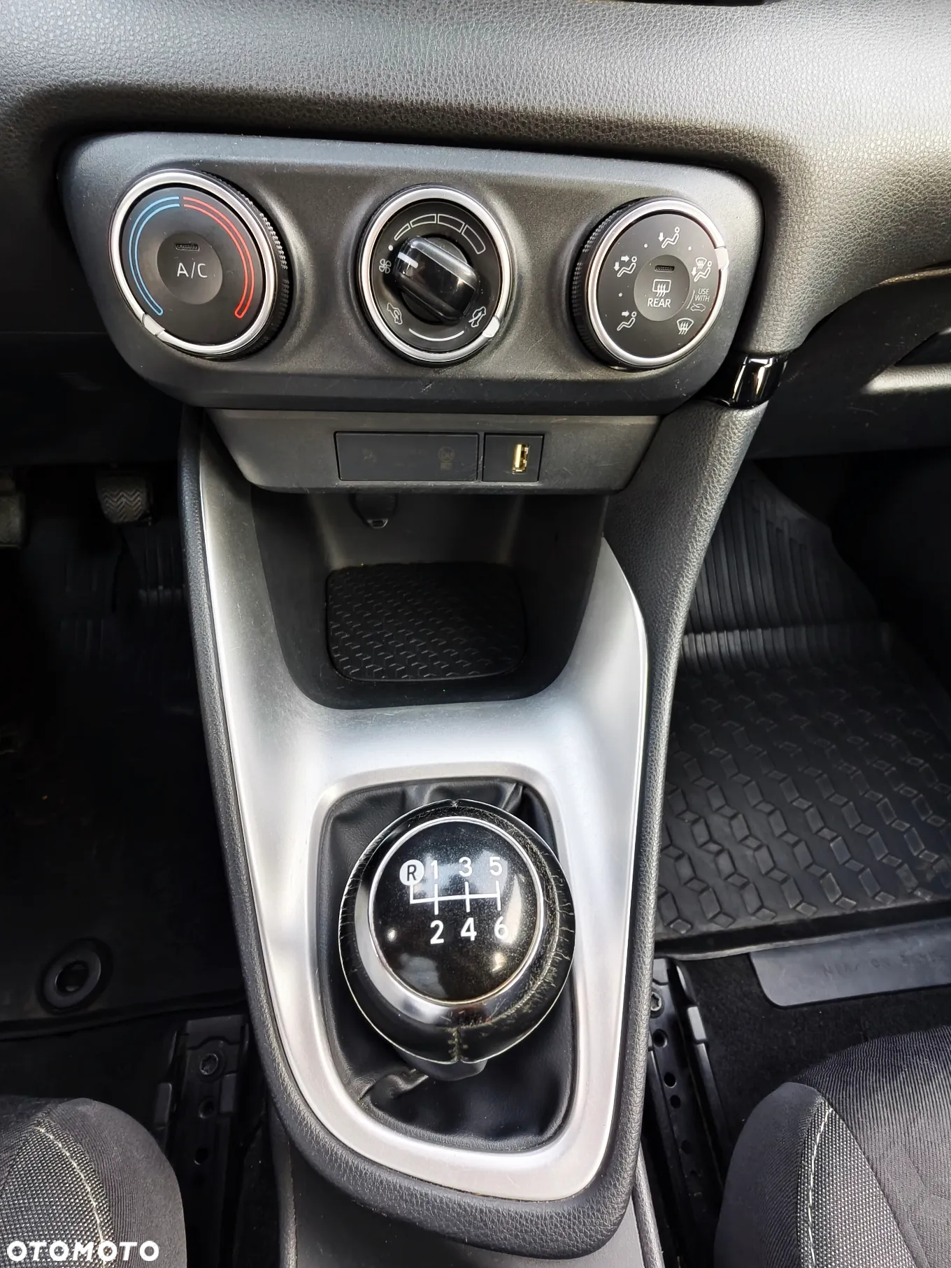 Toyota Yaris 1.5 Comfort - 19