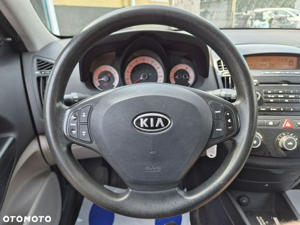 Kia Ceed - 11