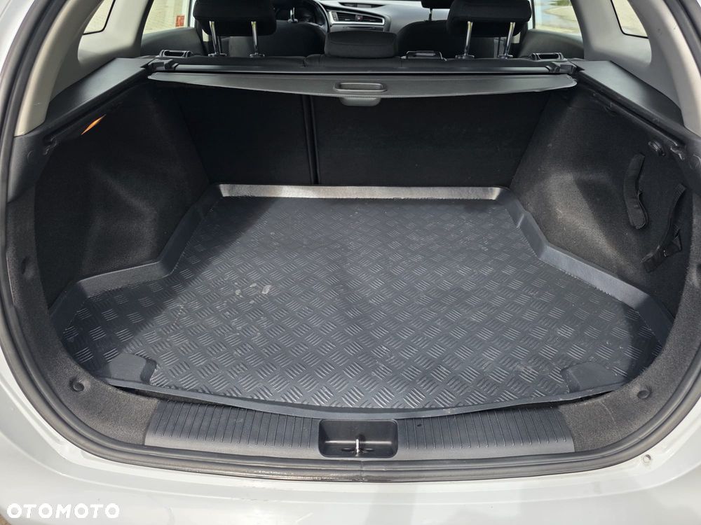Kia Ceed 1.4 L - 19