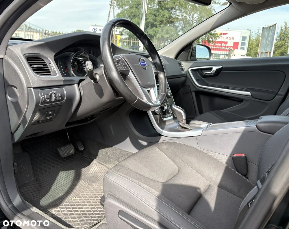 Volvo V60 T4 Momentum - 11