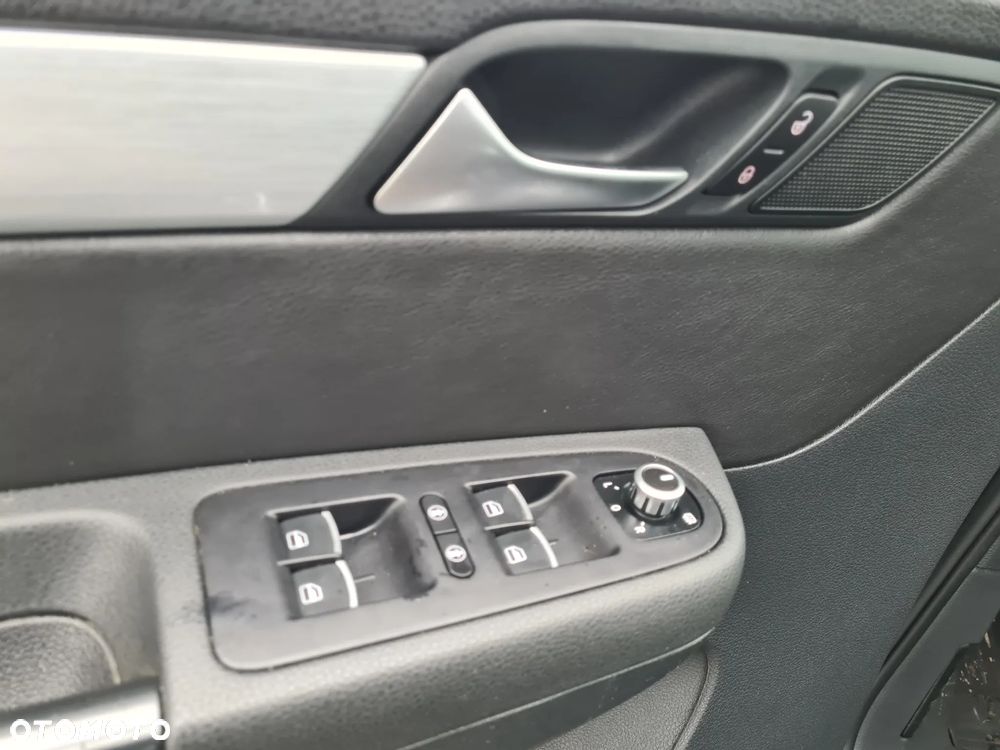 Volkswagen Sharan 2.0 TDI 4Motion BlueMotion Technology Comfortline - 14