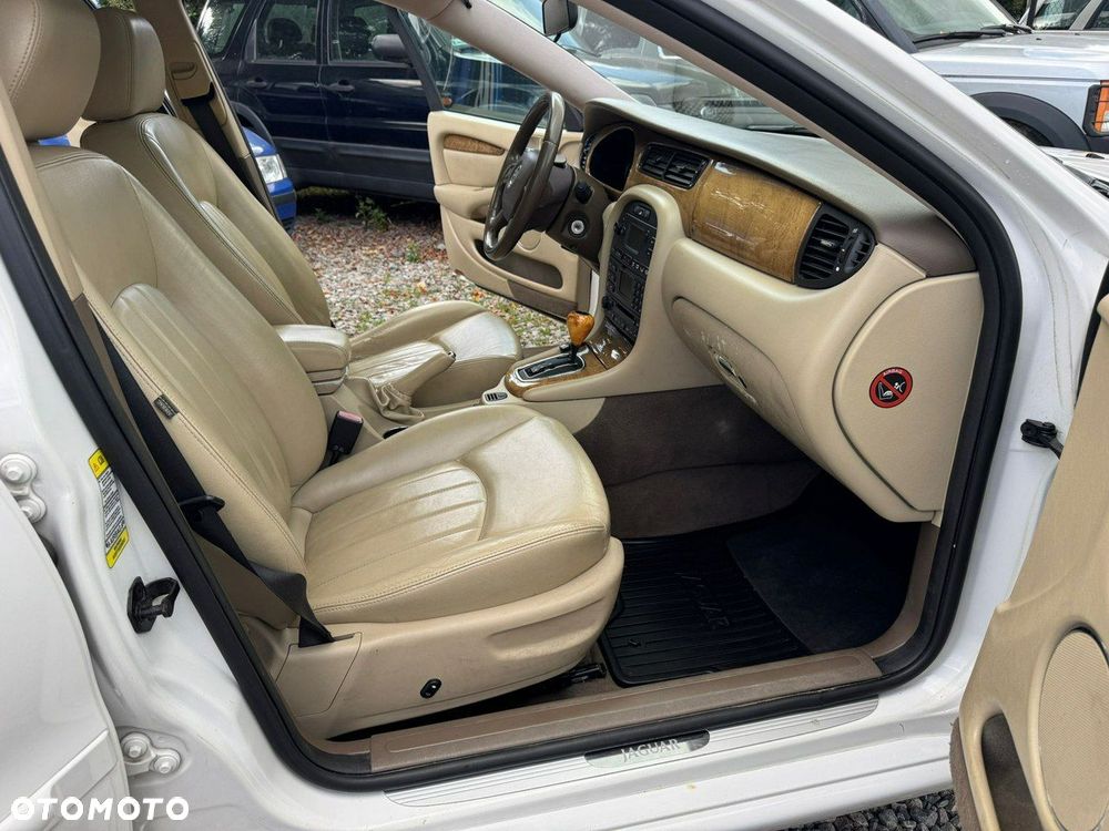 Jaguar X-Type - 11