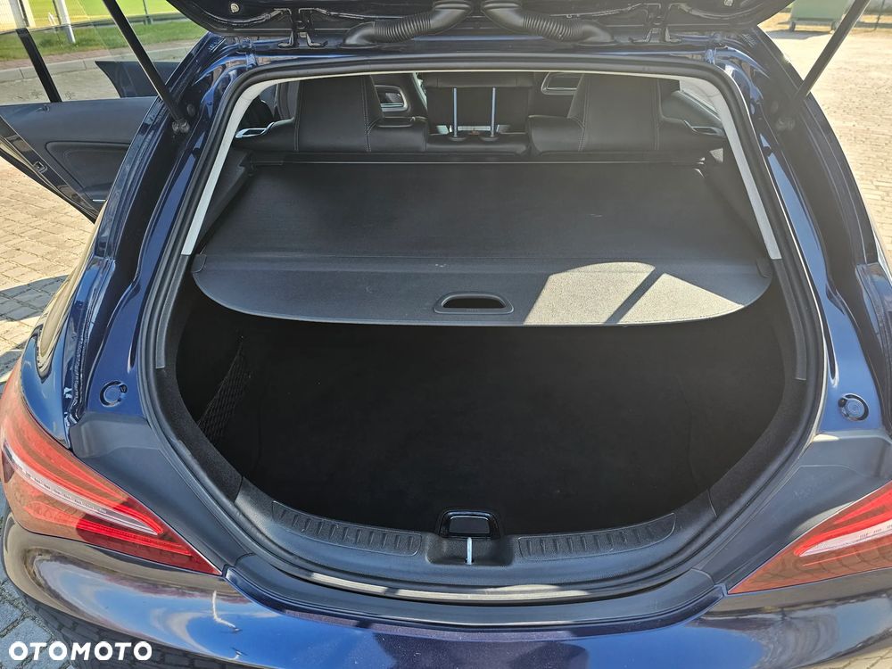 Mercedes-Benz CLA 180 7G-DCT - 15