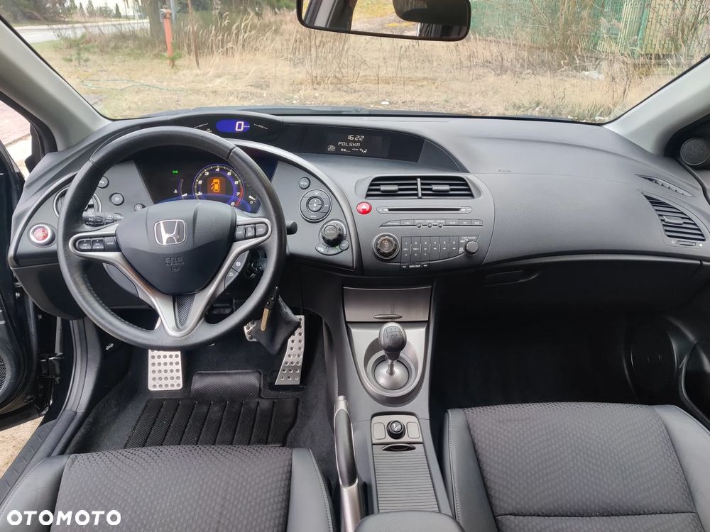 Honda Civic 1.4 i-VTEC Sport - 24