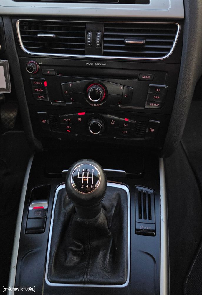 Audi A4 2.0 TDI exclusive - 13