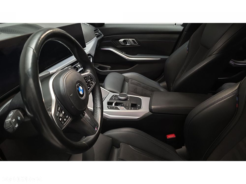 BMW Seria 3 320d xDrive mHEV M Sport - 30