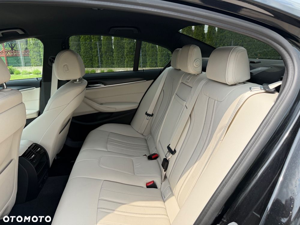 BMW Seria 5 520d M Sport sport - 12