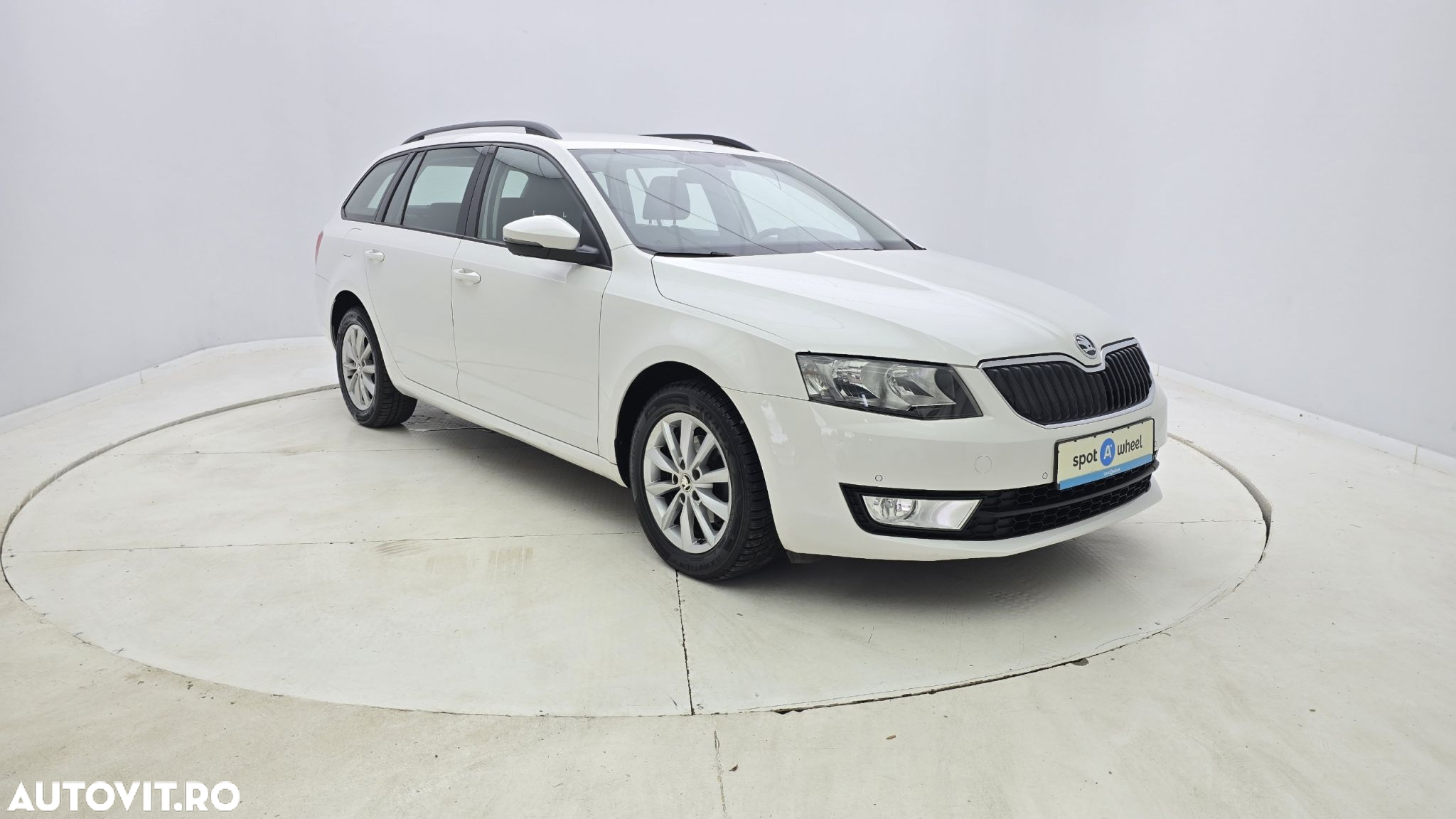 Skoda Octavia 1.6 TDI DSG Ambition - 4