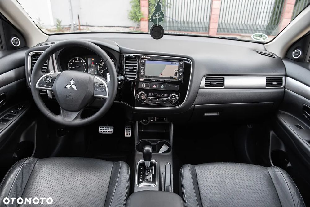 Mitsubishi Outlander - 28