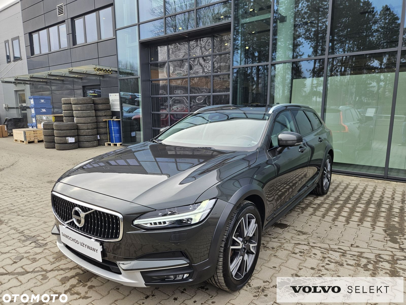 Volvo V90 Cross Country - 4