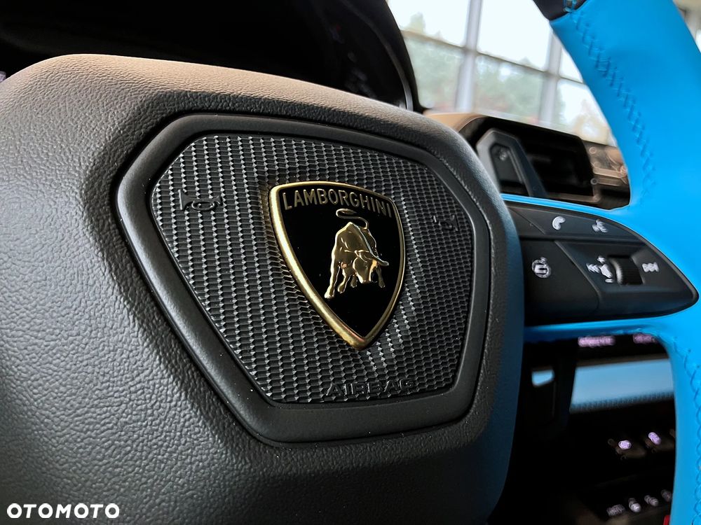 Lamborghini Urus - 18