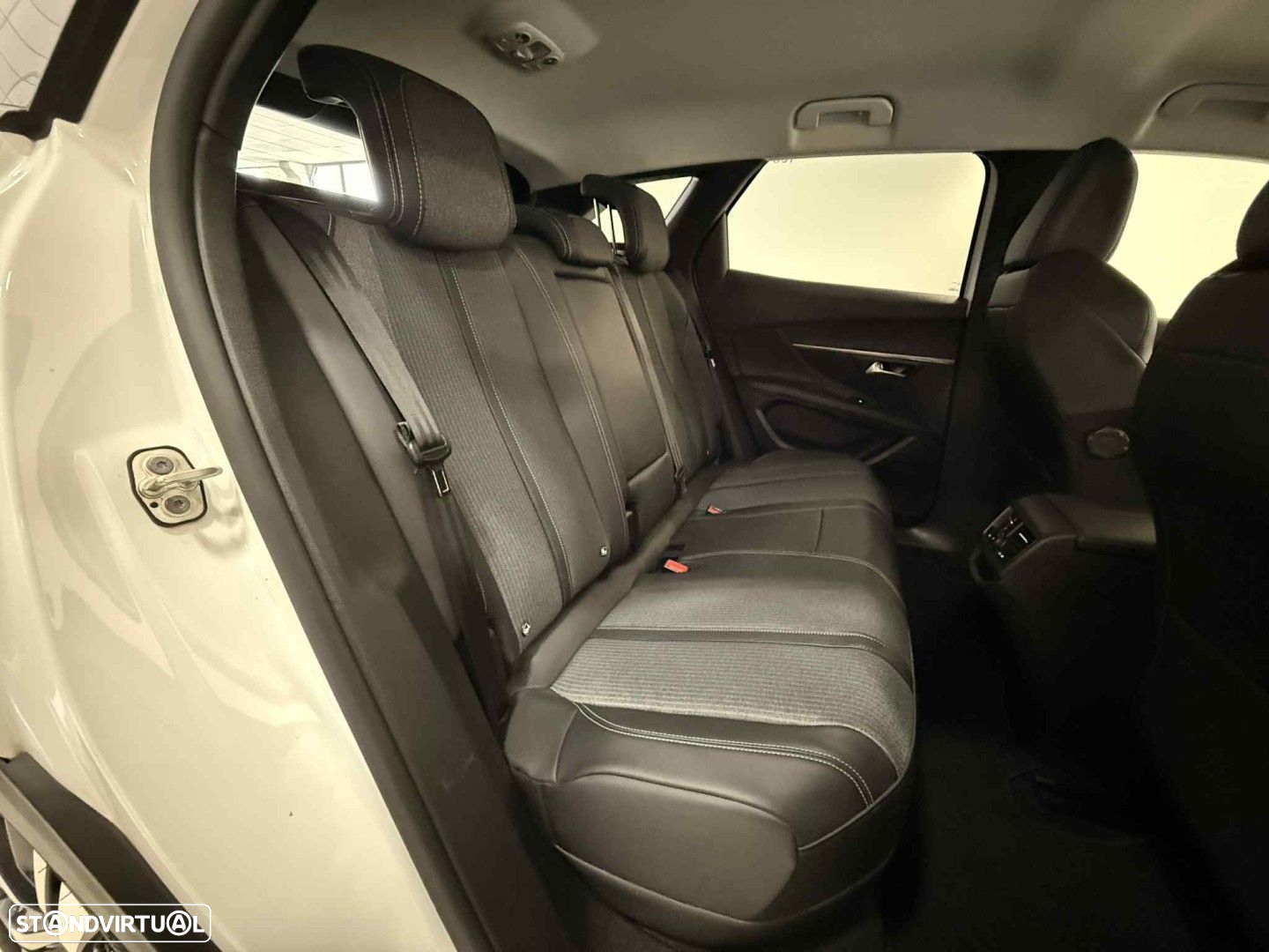 Peugeot 3008 1.6 Hybrid Allure e-EAT8 - 14