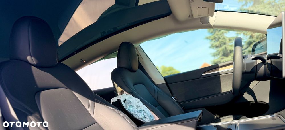 Tesla Model Y Long Range Dual Motor AWD - 10