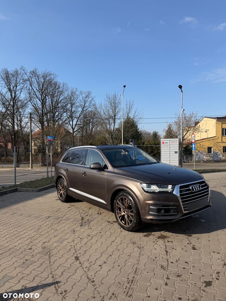 Audi Q7 - 1
