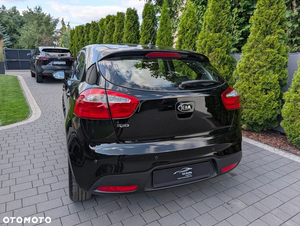 Kia Rio - 12