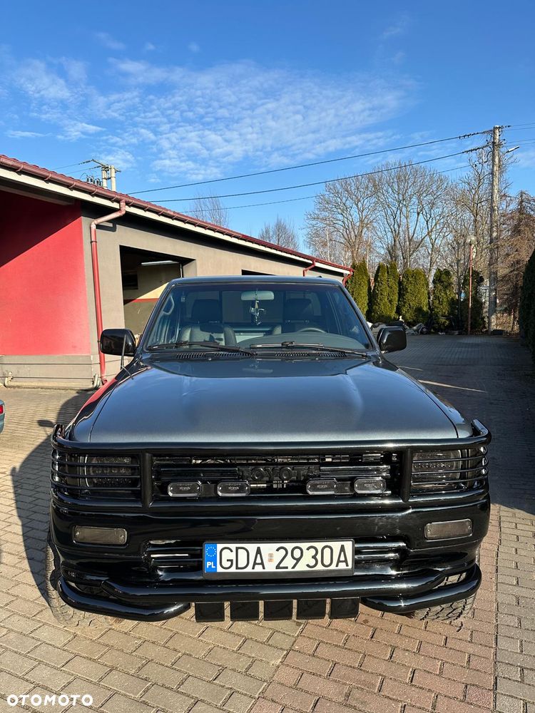 Toyota Hilux - 2