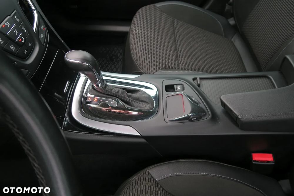 Opel Insignia 1.6 T Cosmo - 13