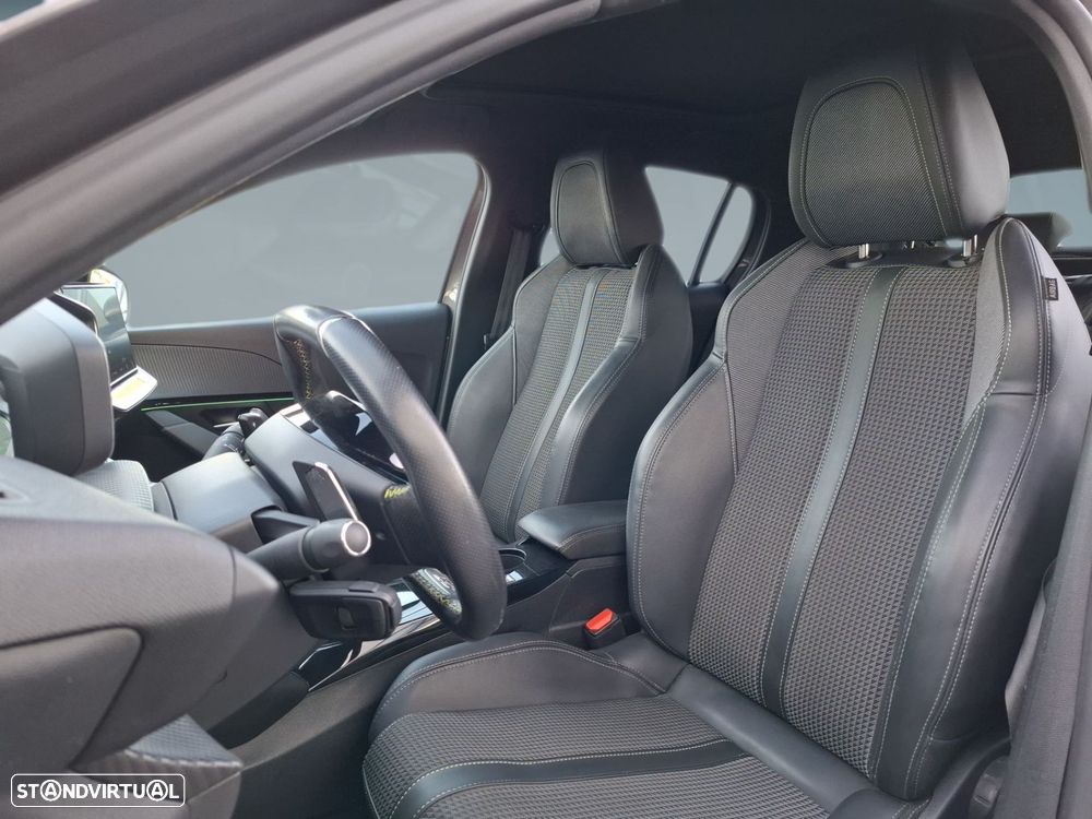 Peugeot 208 1.2 PureTech GT EAT8 - 11