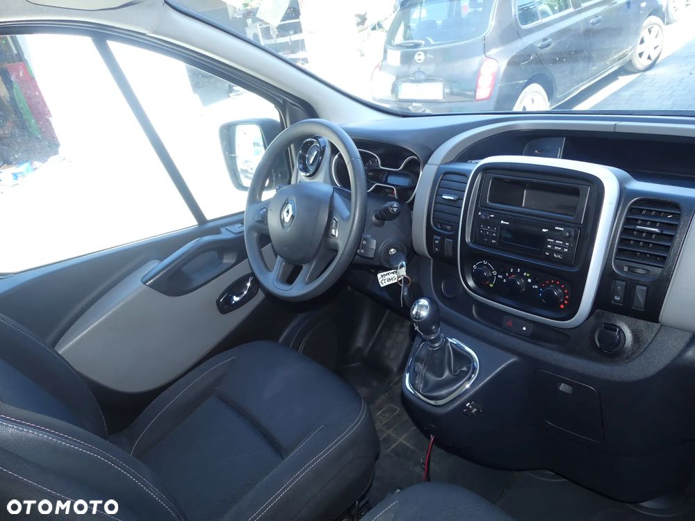 Renault Trafic - 16