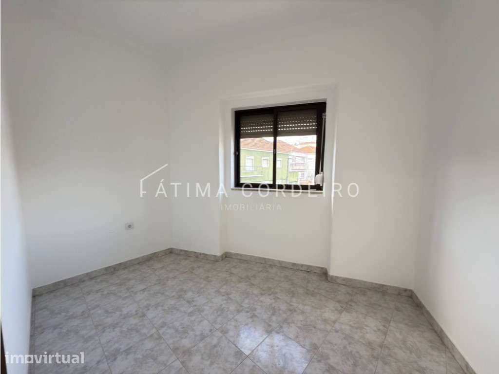 T2 totalmente remodelado no coração da Cova da Piedade - Grande imagem: 3/18