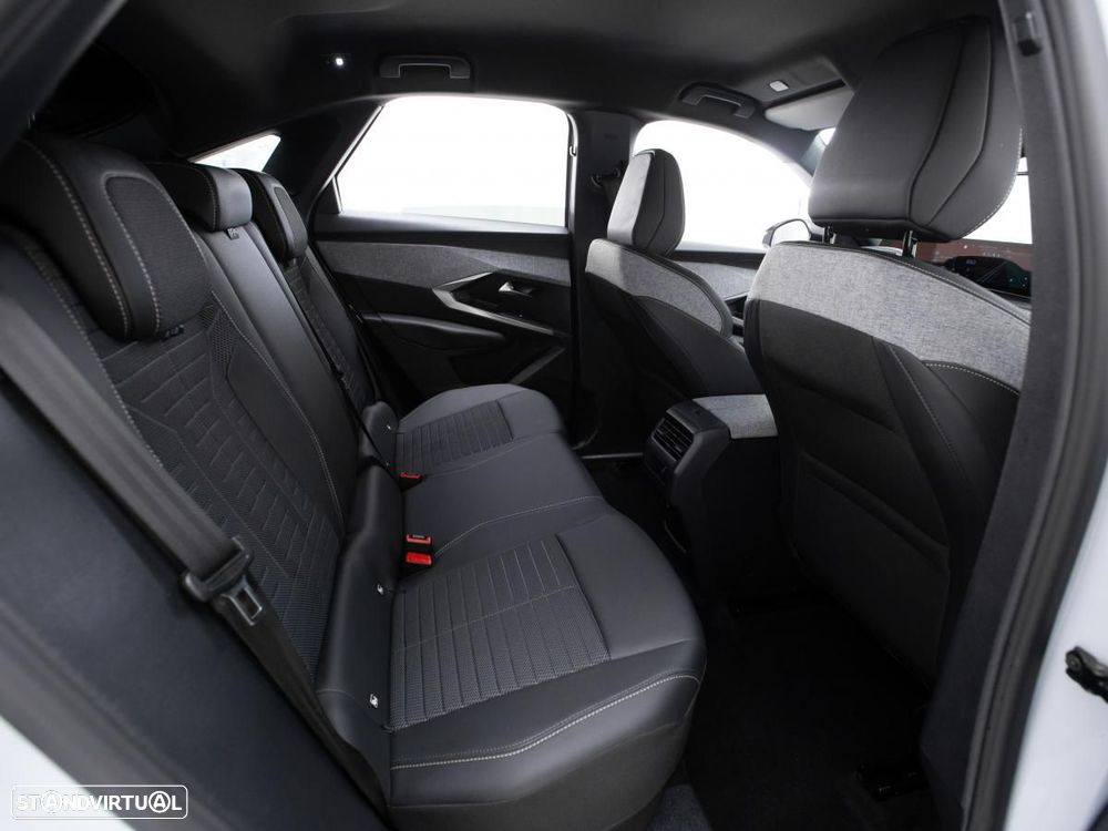 Peugeot 3008 1.2 Hybrid Allure e-DCS6 - 12