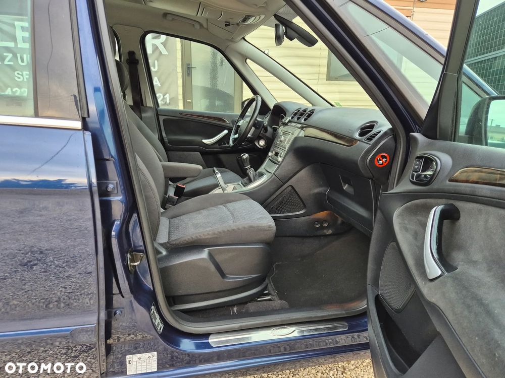 Ford Galaxy 2.0 Ghia - 19